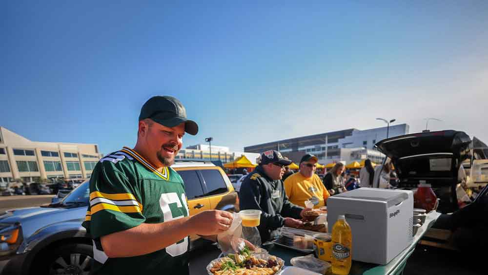 BougeRV Tailgate Sale